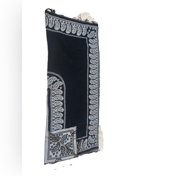 29 Palms Accessories - 29 Palms Shawl Fringed Paisley Grey/Black One Size